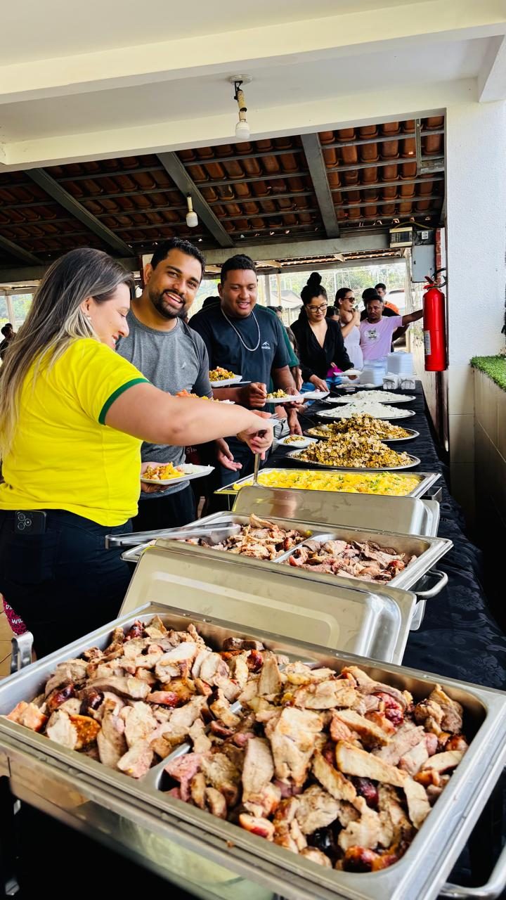Trabalhadores e famílias na confraternização da 14ª Copa SINTTEL-GO