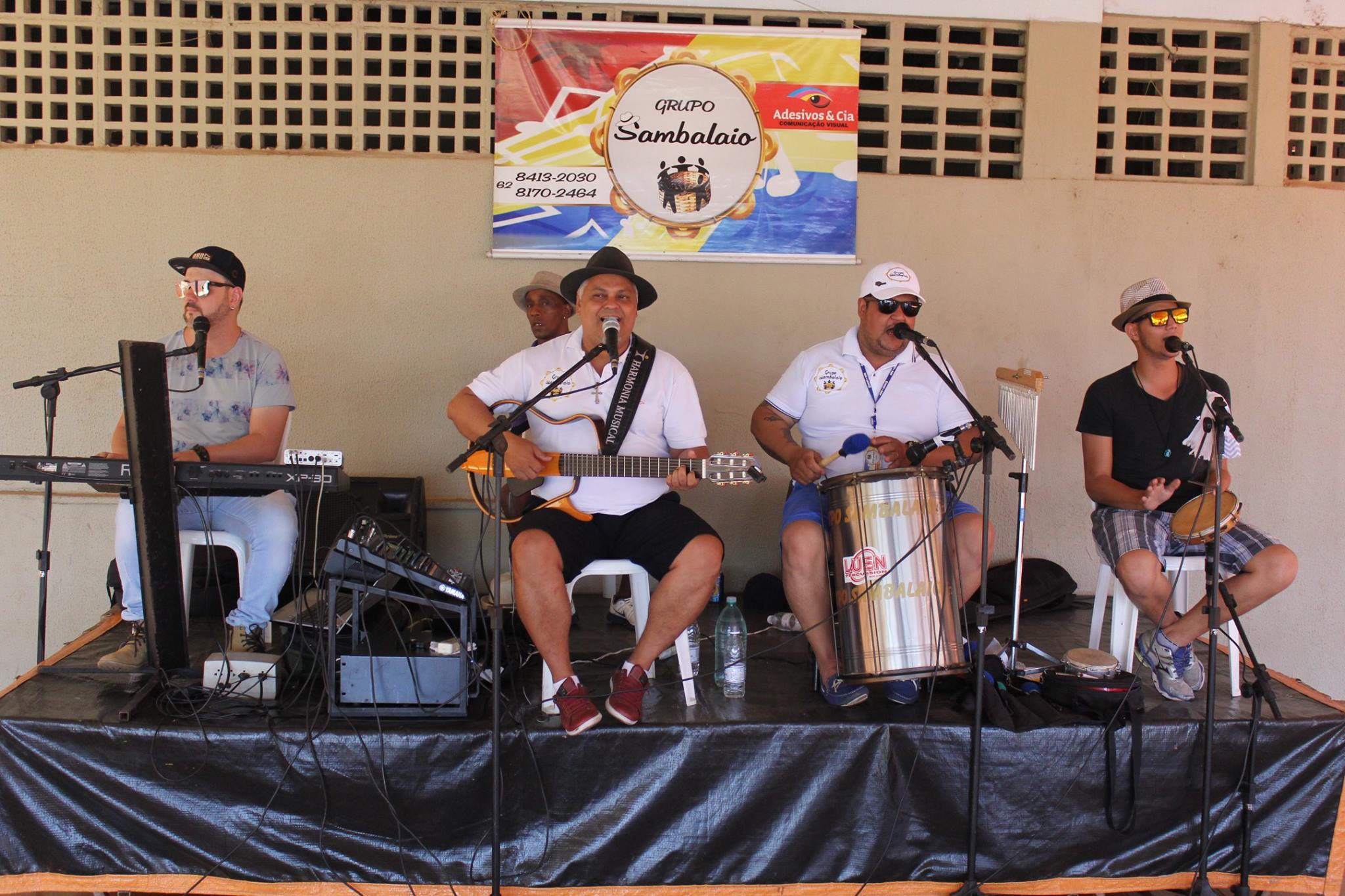 Banda Versatto Music se apresenta no Clube dos Bancários, em Goiânia -  @aredacao